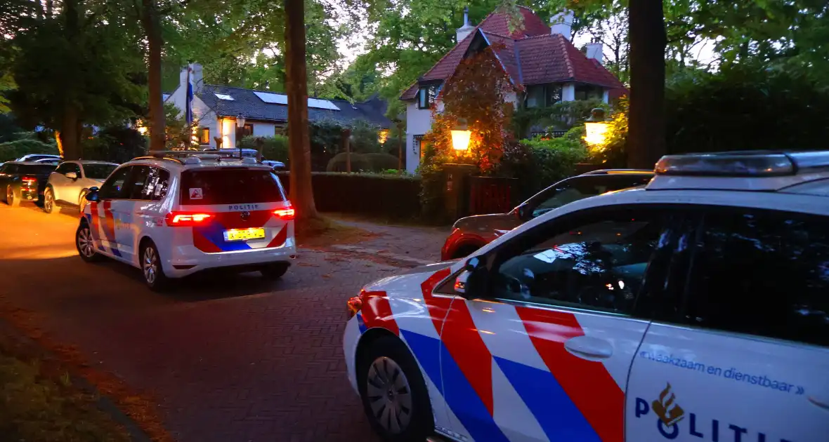 Aanhoudingen na overval, politiehelikopter ingezet - Foto 3