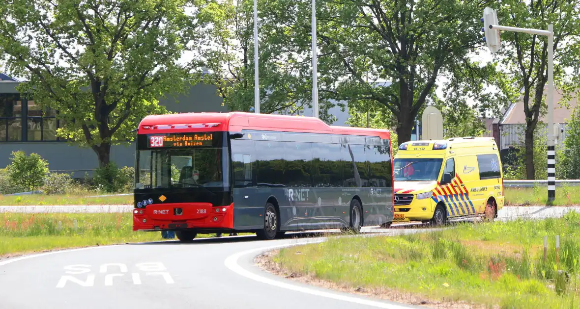 Ongeval tussen auto en lijnbus