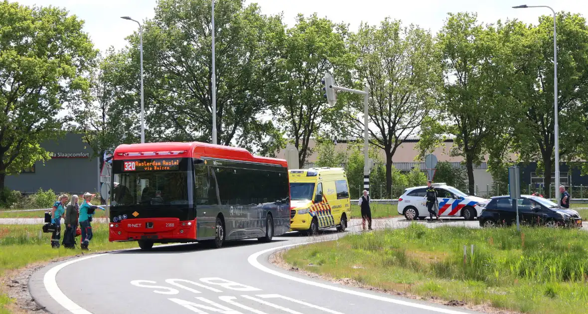 Ongeval tussen auto en lijnbus - Foto 4