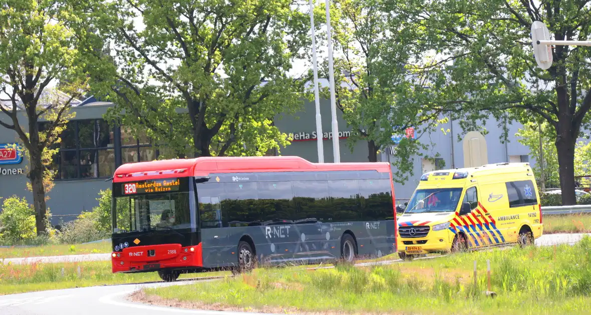 Ongeval tussen auto en lijnbus - Foto 5