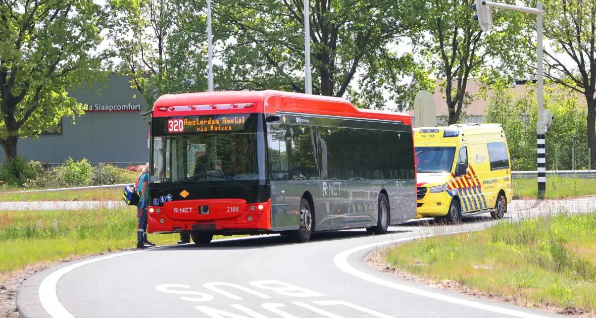 Ongeval tussen auto en lijnbus - Foto 7