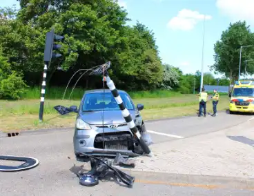 Verkeerslicht buiten werking na aanrijding