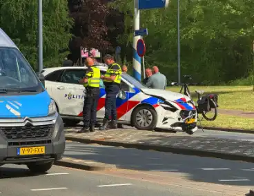 Politie voertuig betrokken bij ongeval met personenauto