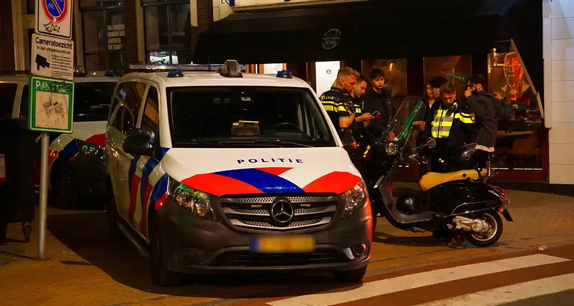 Voetganger aangereden door scooterrijder - Foto 2