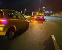 Auto belandt in vangrail na uitwijkmanoeuvre