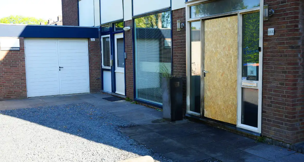 Explosie leidt tot brand in praktijk - Foto 1