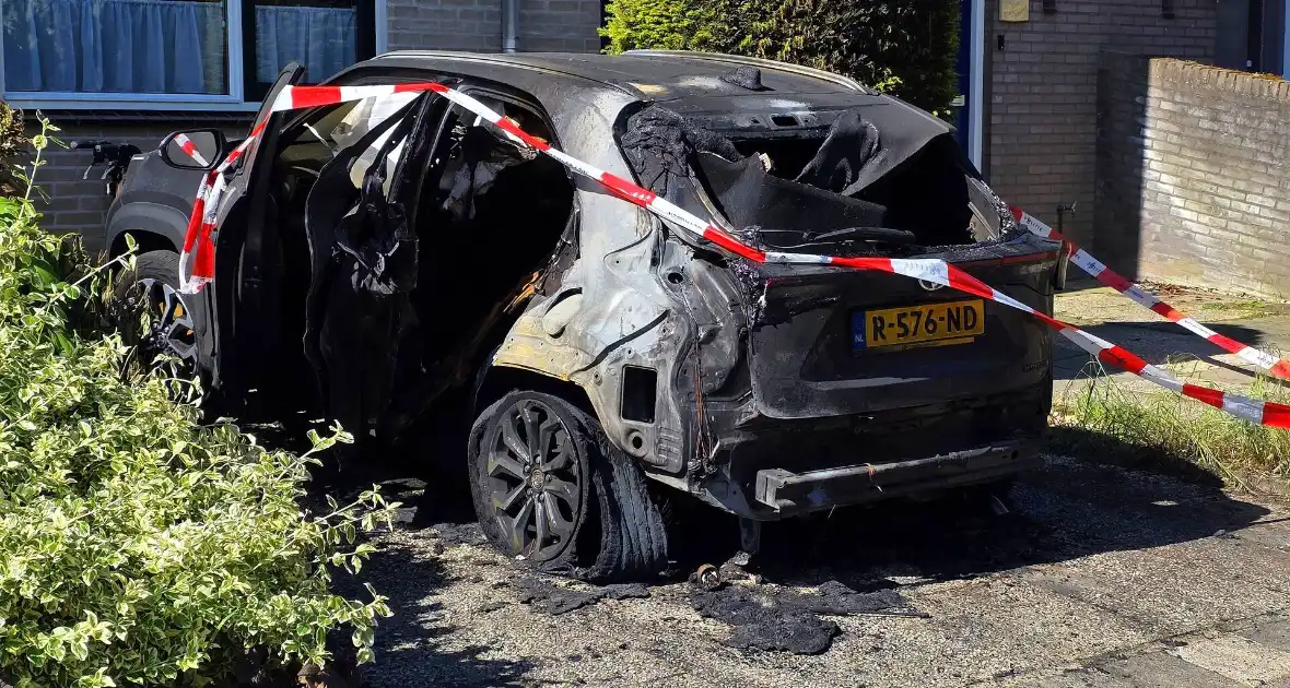Onderzoek naar vermoedelijke brandstichting bij autobrand