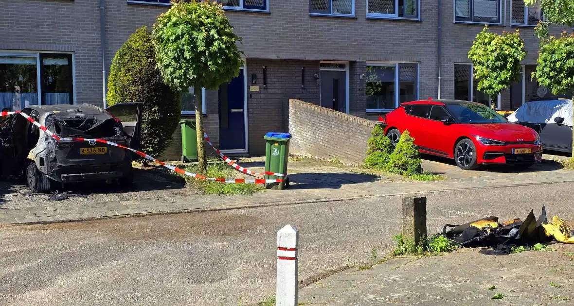 Onderzoek naar vermoedelijke brandstichting bij autobrand - Foto 3