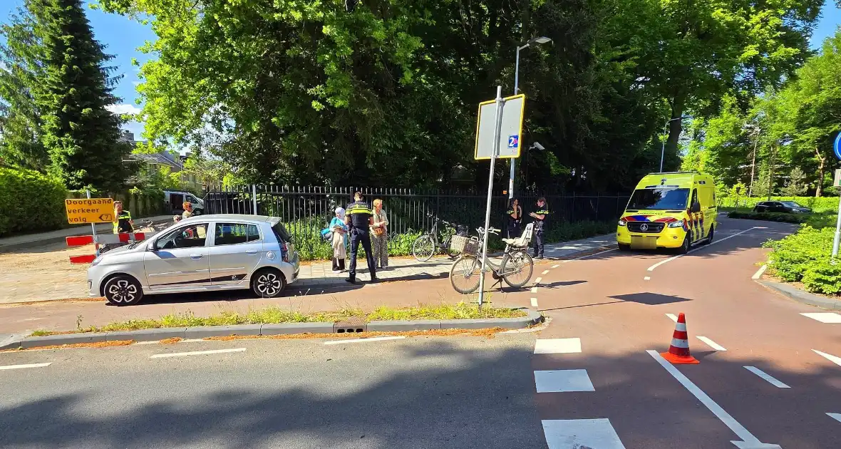 Ongeval tussen auto en fietser op rotonde - Foto 4
