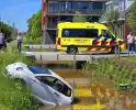 Brommobiel raakt te water