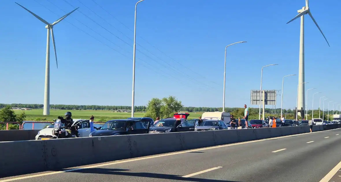 Storing Haringvlietbrug, zorgt voor flinke file - Foto 5