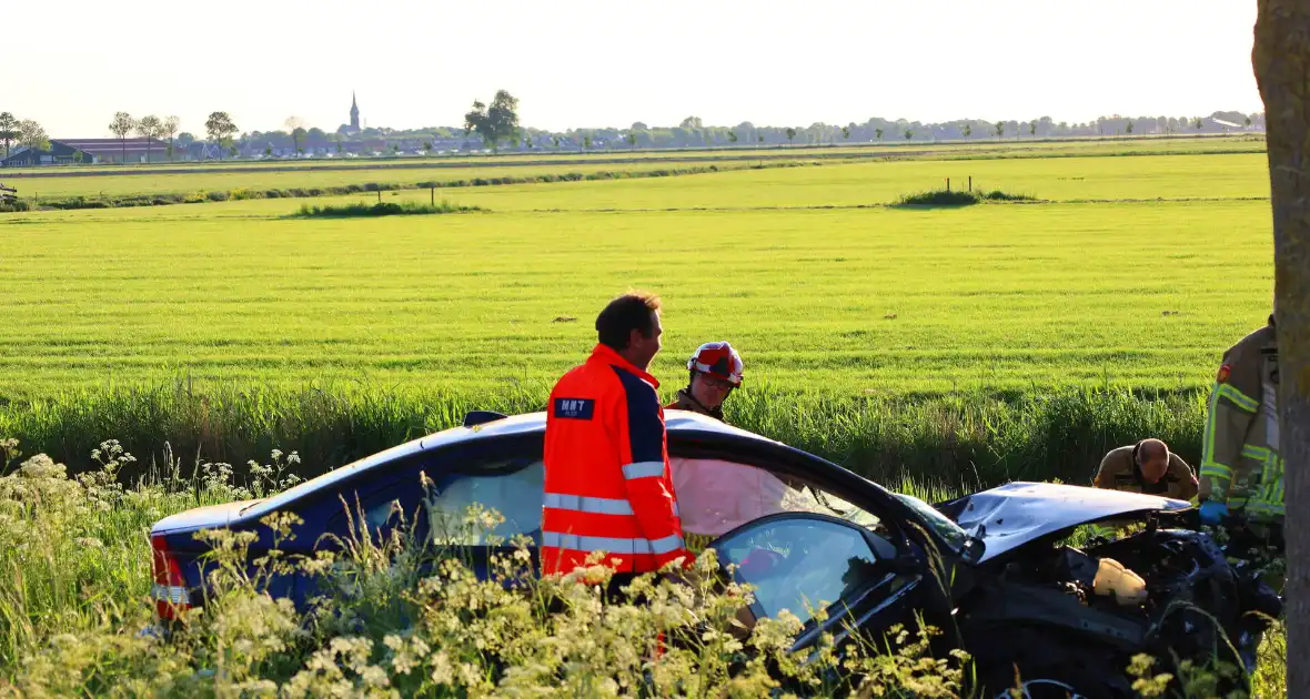 Ernstig ongeval tussen twee auto's op snelweg