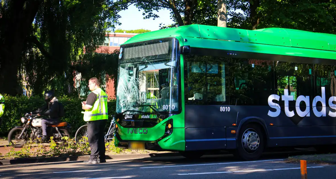 Fietser gewond na ongeval met bus