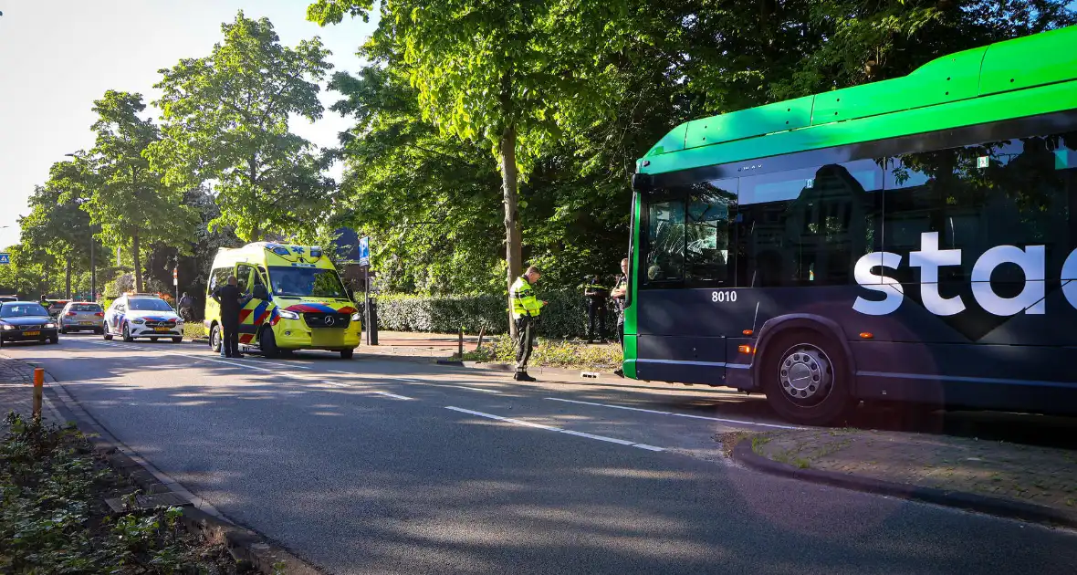 Fietser gewond na ongeval met bus - Foto 2