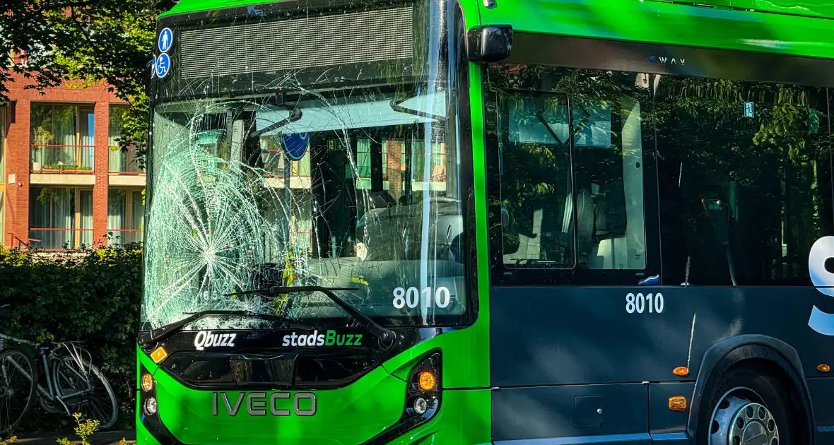 Fietser gewond na ongeval met bus - Foto 6