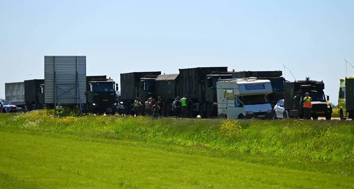 Ongelukkige situatie bij militaire colonne - Foto 3
