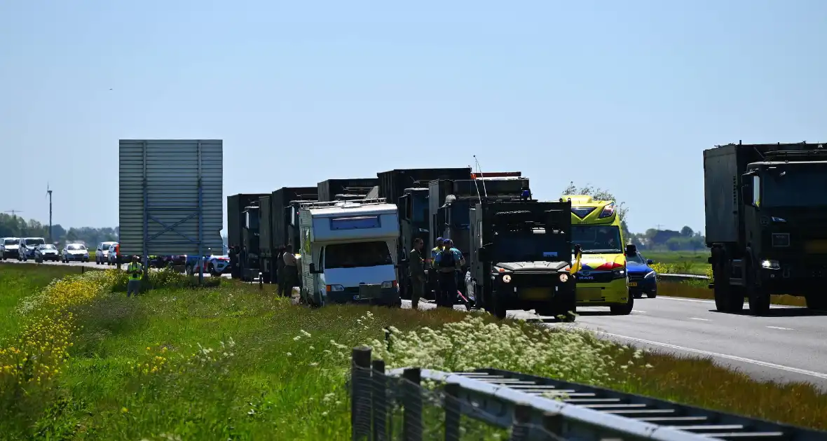 Ongelukkige situatie bij militaire colonne - Foto 5