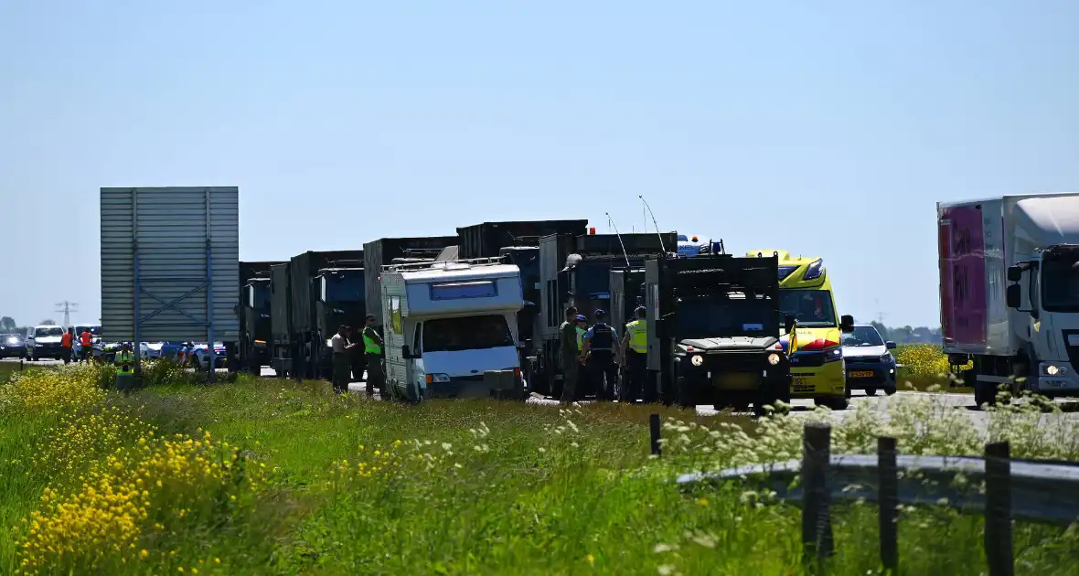 Ongelukkige situatie bij militaire colonne - Foto 6