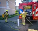 Buitenbrand zorgt voor brandlucht in woning