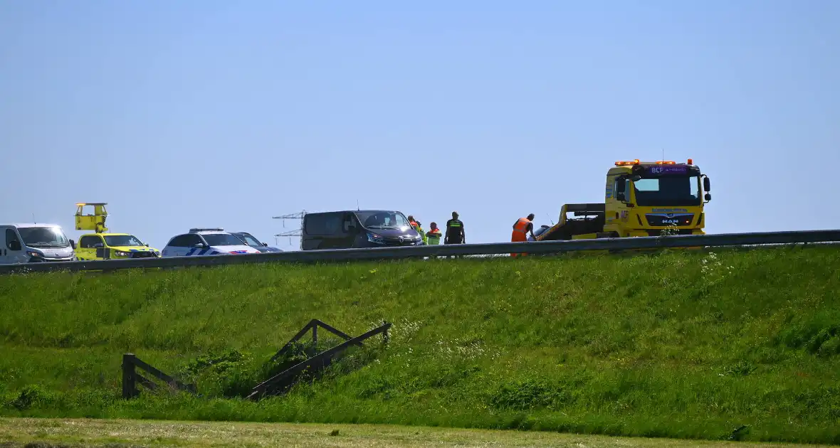 Kop-staartbotsing in staart file eerdere aanrijding - Foto 5