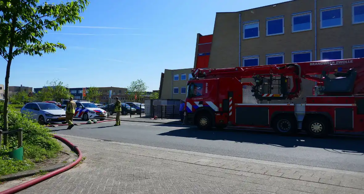 Berging van instelling in brand - Foto 3