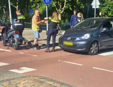 Scooterrijder aangereden op beruchte rotonde
