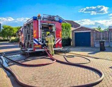Brand in bijgebouw veroorzaakt rookontwikkeling