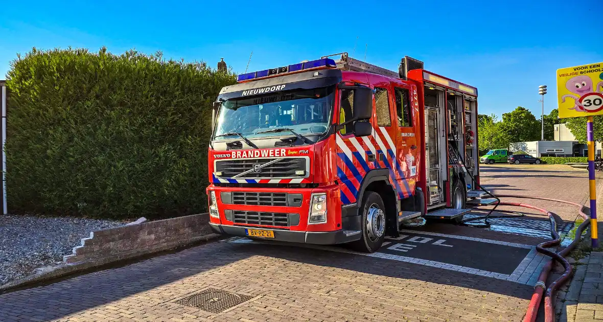 Brand in bijgebouw veroorzaakt rookontwikkeling - Foto 4