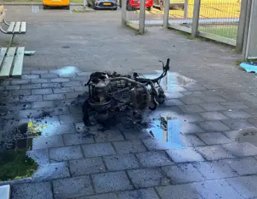Brandweer ingezet voor brandende scooter