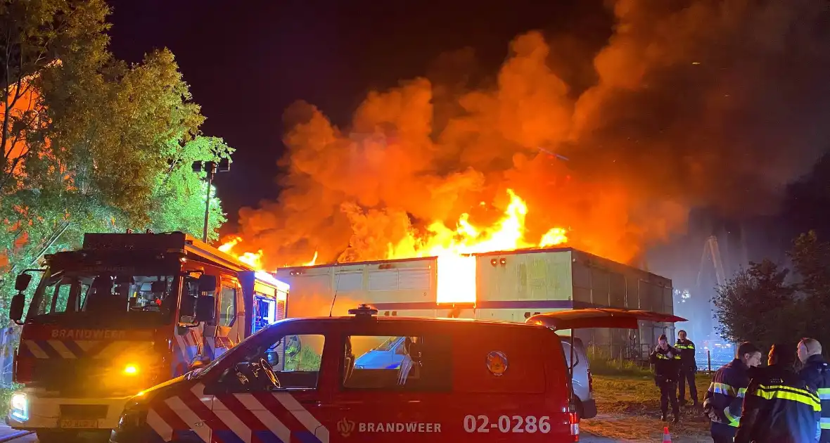 Brand in tijdelijke units zorgt voor rookoverlast