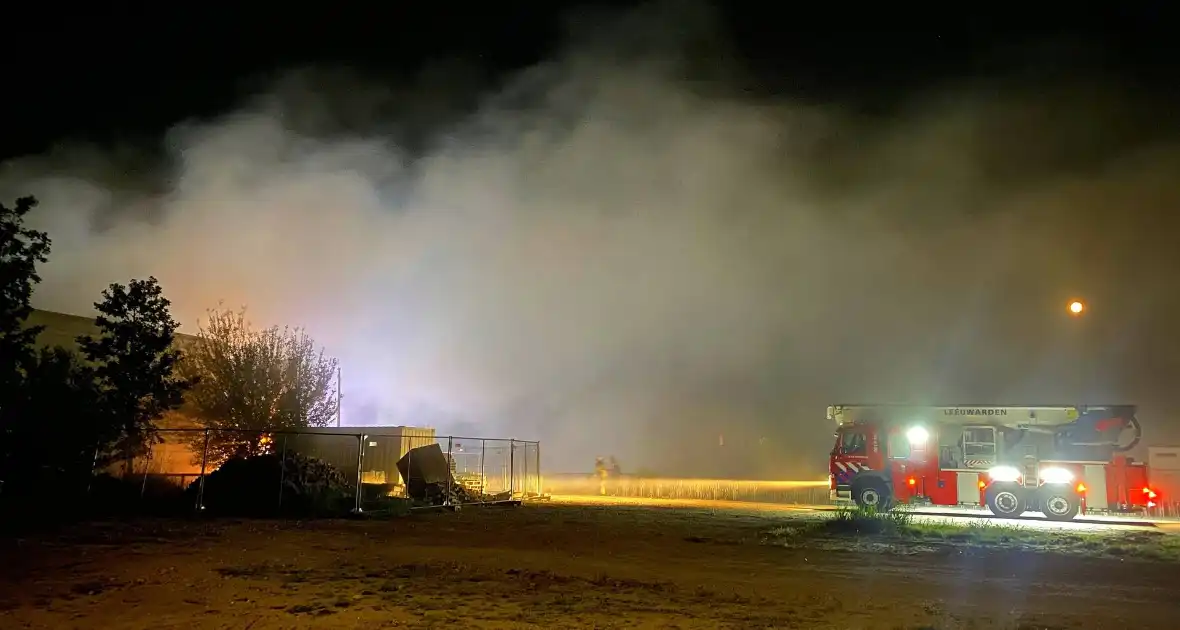 Brand in tijdelijke units zorgt voor rookoverlast - Foto 1