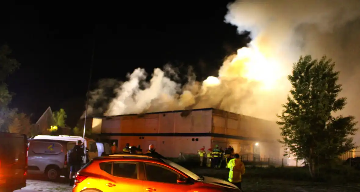 Brand in tijdelijke units zorgt voor rookoverlast - Foto 13