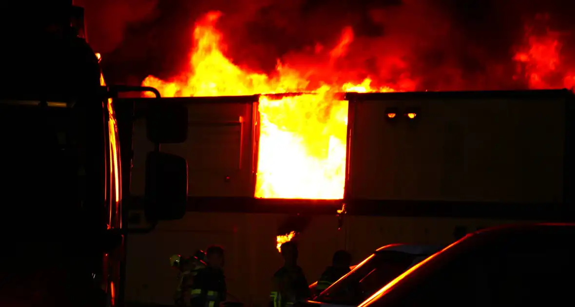 Brand in tijdelijke units zorgt voor rookoverlast - Foto 19