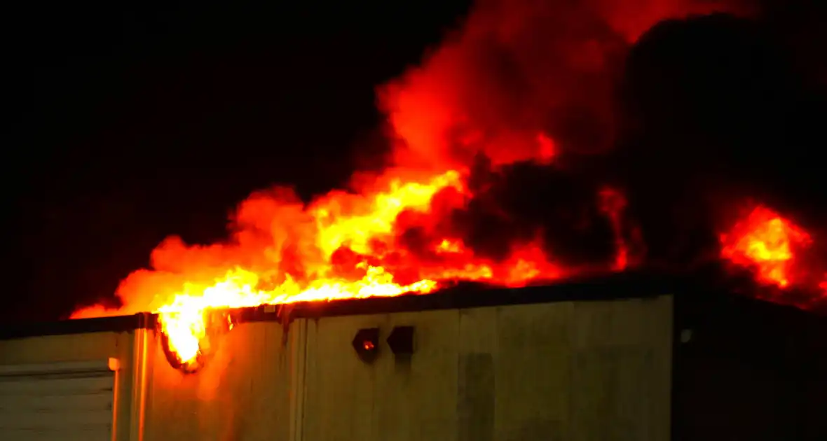 Brand in tijdelijke units zorgt voor rookoverlast - Foto 21
