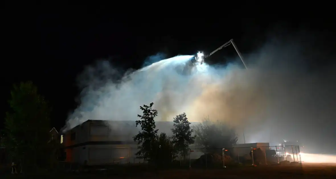 Brand in tijdelijke units zorgt voor rookoverlast - Foto 23