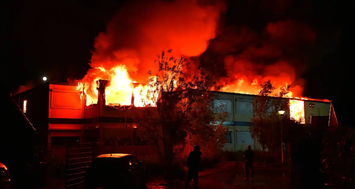 Brand in tijdelijke units zorgt voor rookoverlast - Foto 24