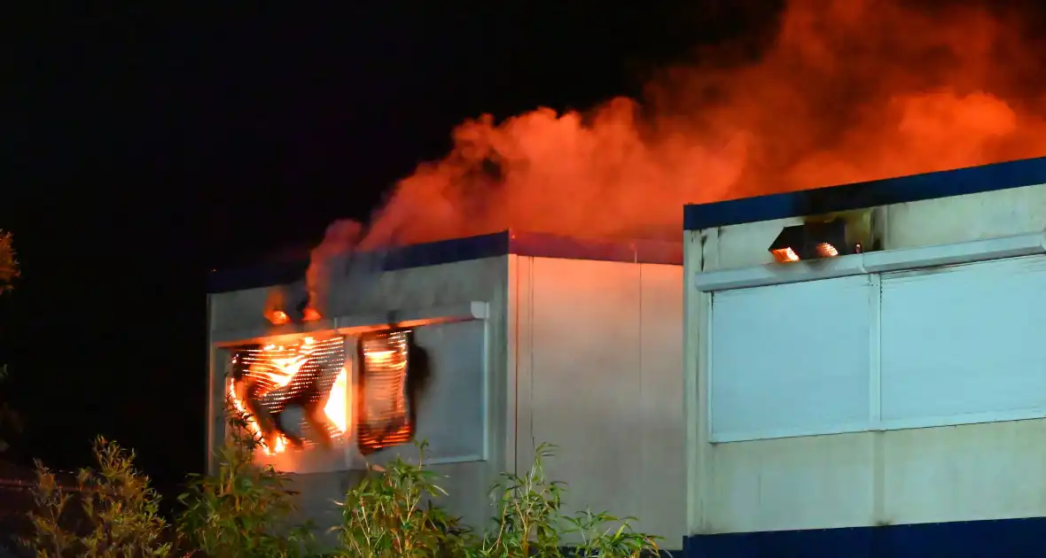 Brand in tijdelijke units zorgt voor rookoverlast - Foto 29