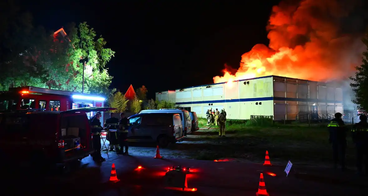 Brand in tijdelijke units zorgt voor rookoverlast - Foto 30