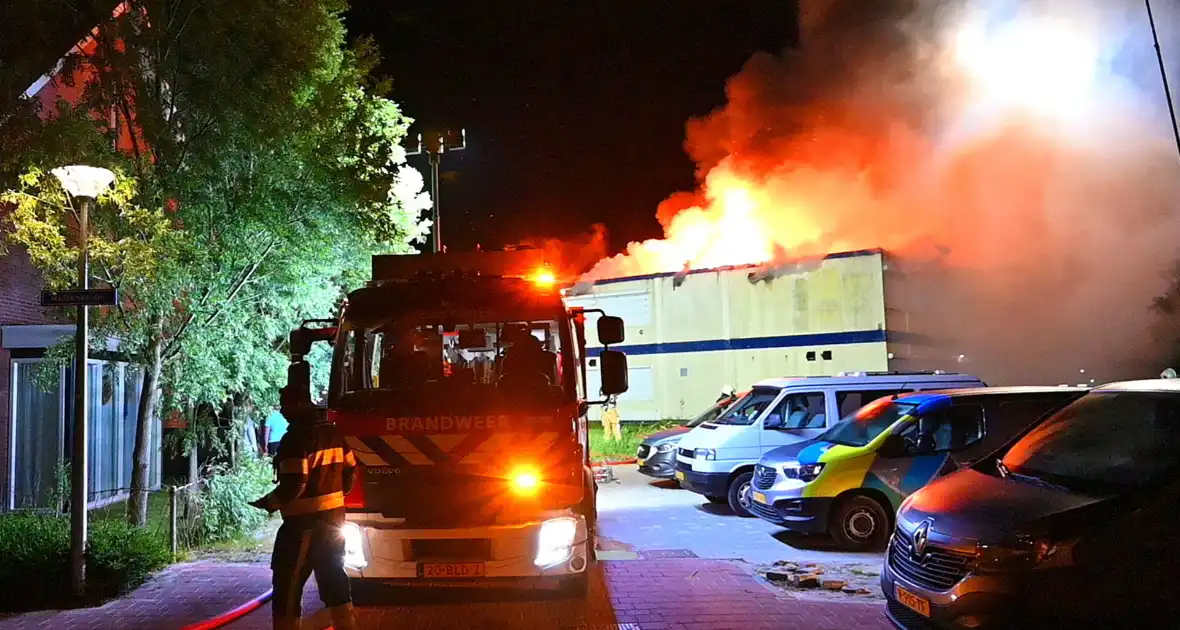 Brand in tijdelijke units zorgt voor rookoverlast - Foto 31