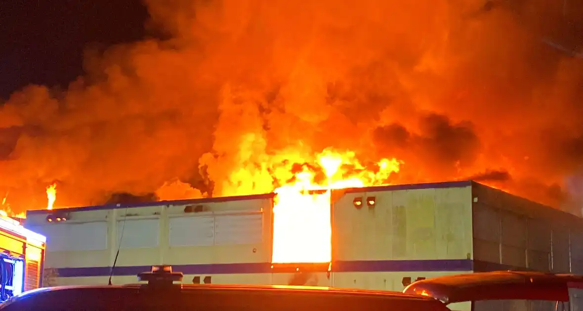 Brand in tijdelijke units zorgt voor rookoverlast - Foto 5