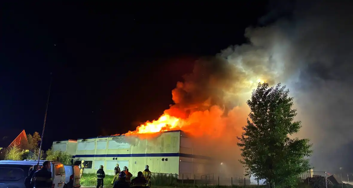 Brand in tijdelijke units zorgt voor rookoverlast - Foto 8