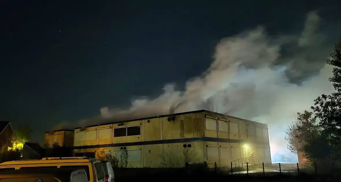 Brand in tijdelijke units zorgt voor rookoverlast - Foto 9