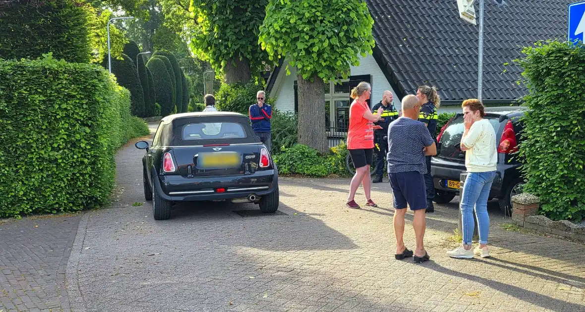 Ongeval tussen auto en fiets leidt tot ziekenhuisopname