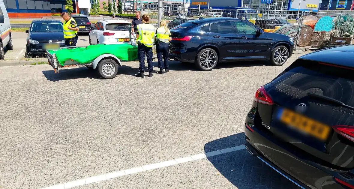 Aanhouding tijdens politiecontrole - Foto 3