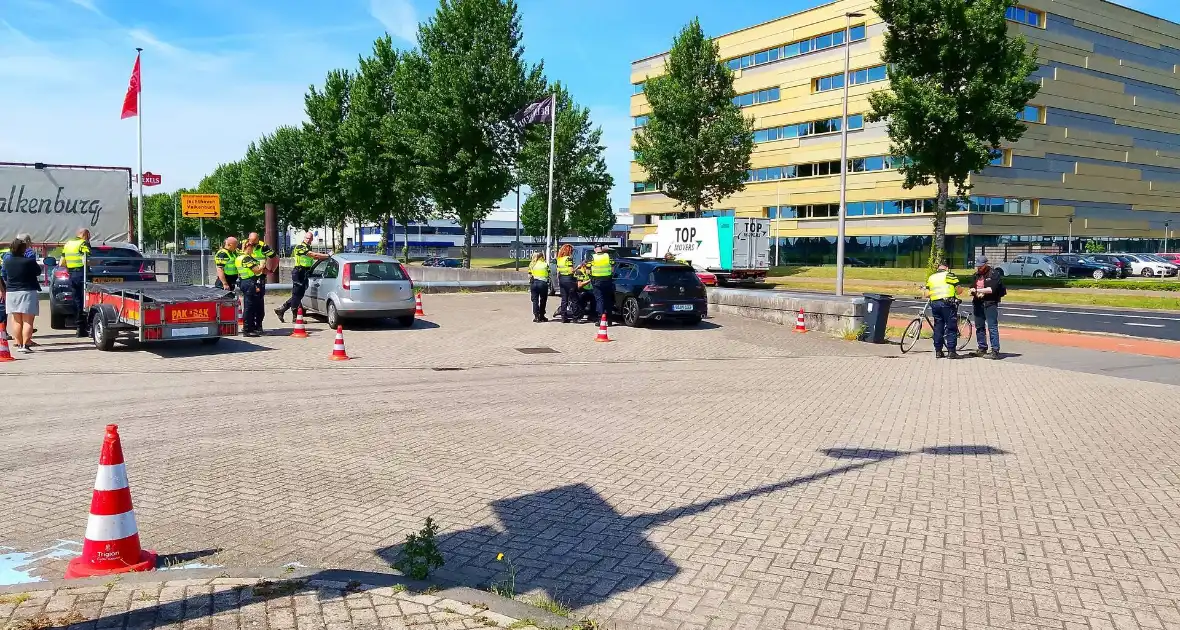 Aanhouding tijdens politiecontrole - Foto 4