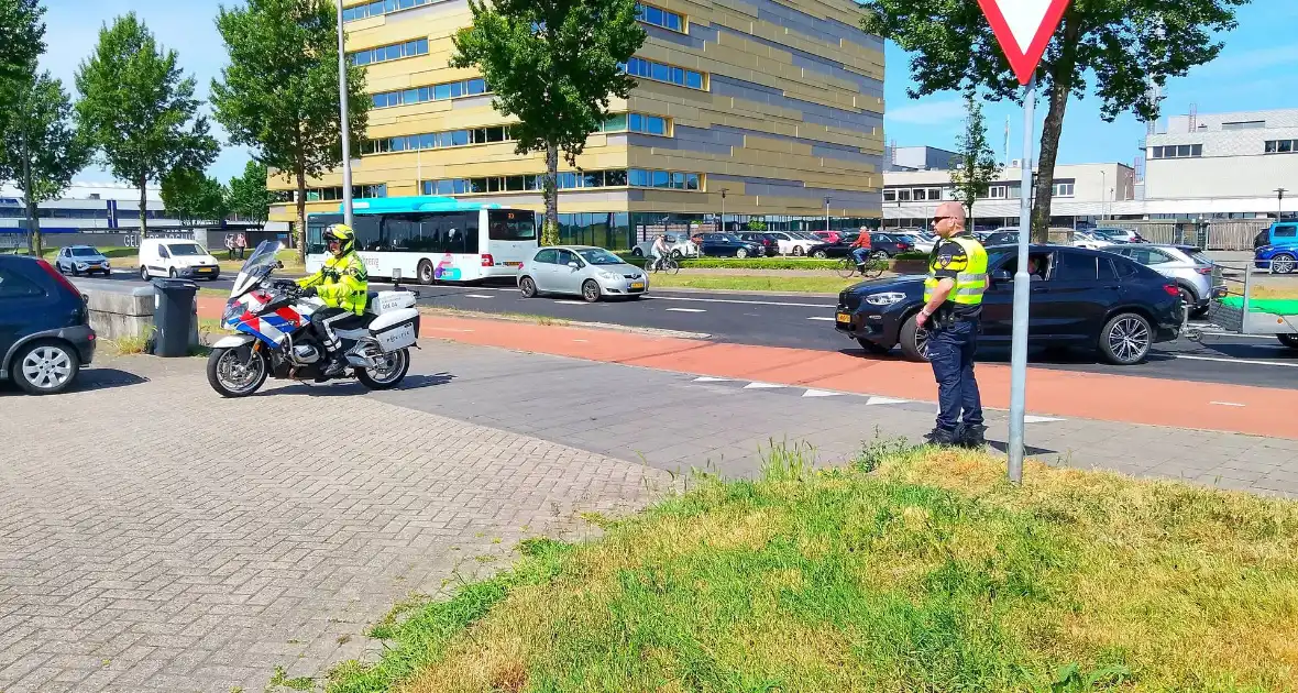 Aanhouding tijdens politiecontrole - Foto 7