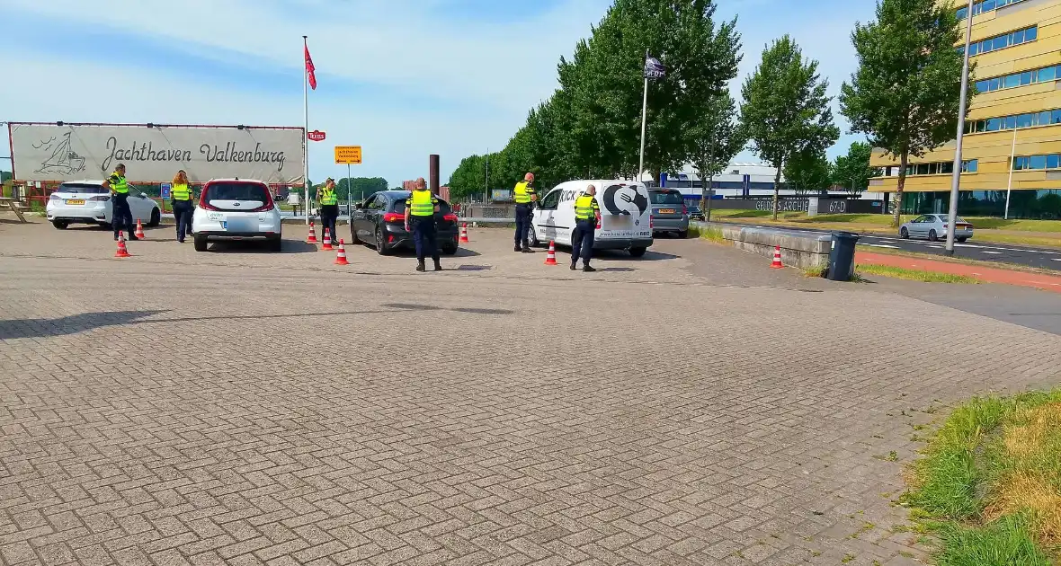 Aanhouding tijdens politiecontrole - Foto 9