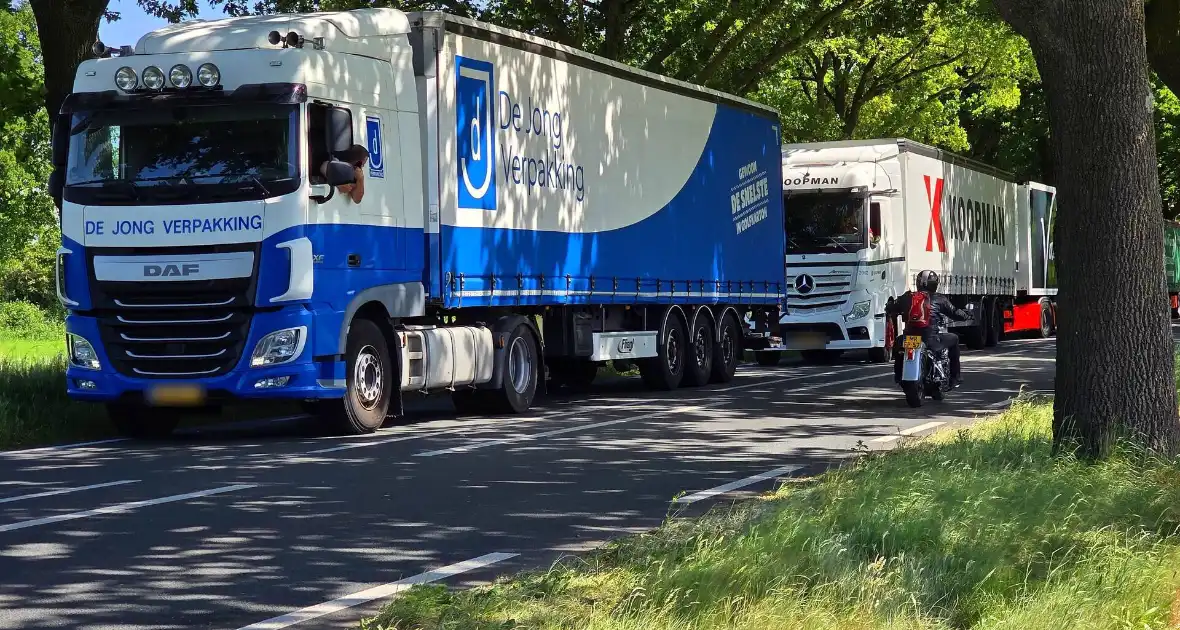Auto belandt op op zijn kop bij ongeval - Foto 3