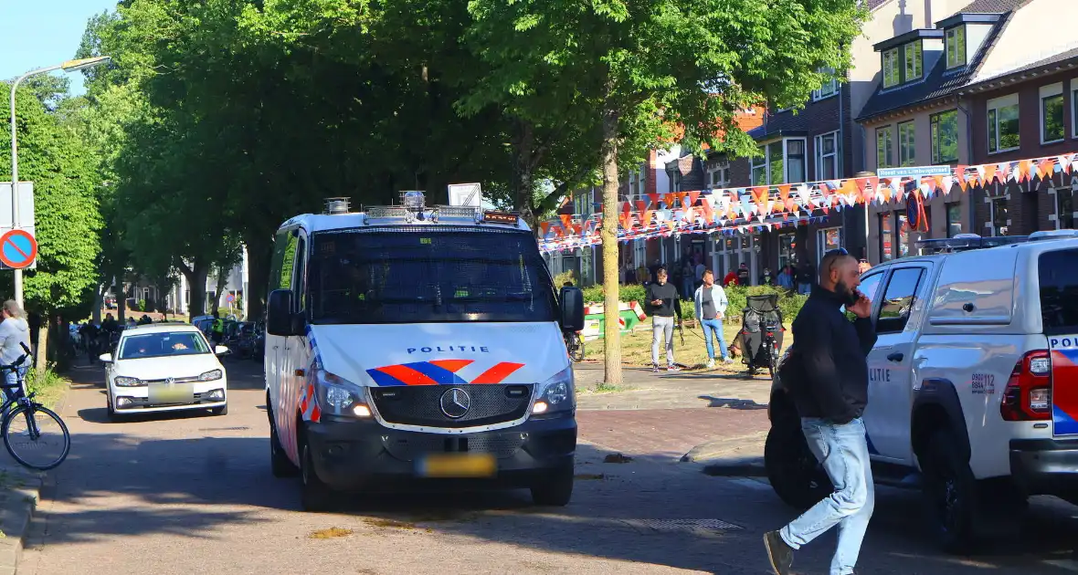 Demonstratie loopt uit de hand, politie grijpt in - Foto 17