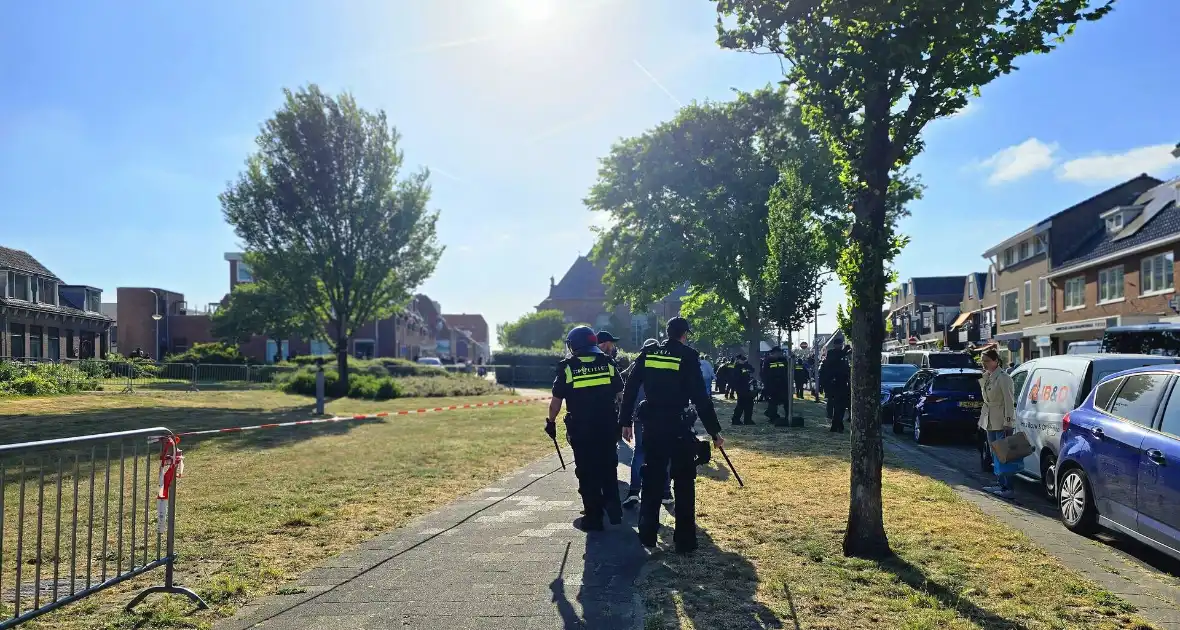 Demonstratie loopt uit de hand, politie grijpt in - Foto 3